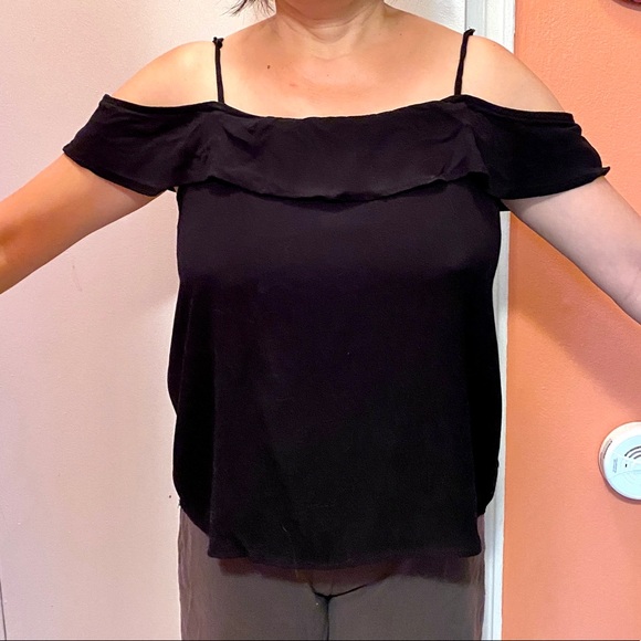 Nordstrom Rack NSR black cold-shoulder tank top - Picture 5 of 5